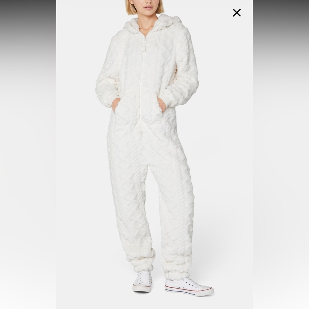 NWT OnePiece Norway Puppy Cable Knit Jumpsuit One Piece Onesie Fleece Unisex